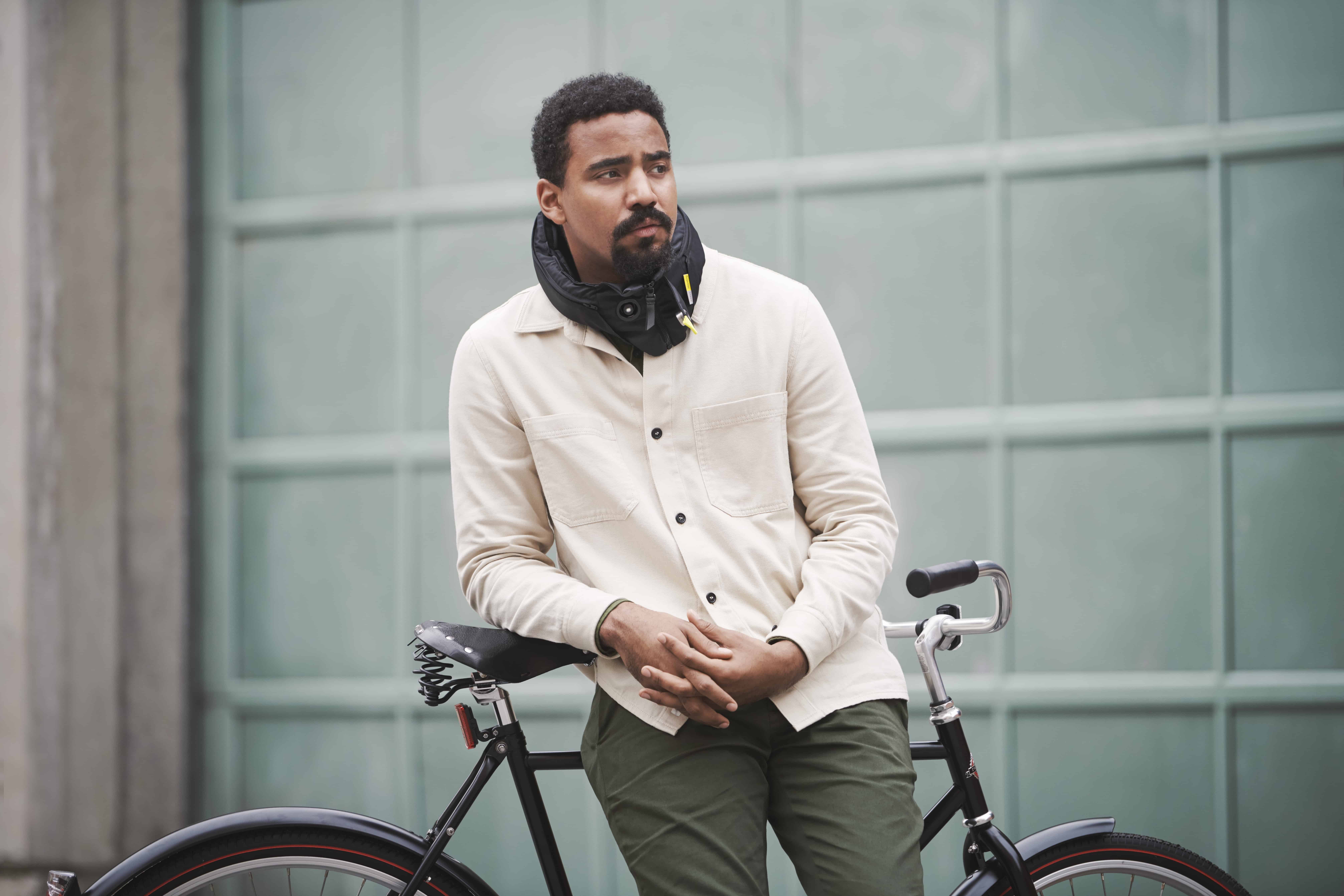 1. Sune-Hövding 3_lifestyle_male